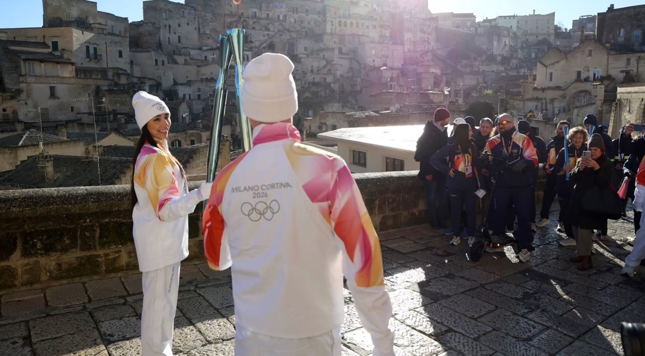 Călătoria focului olimpic prin Italia continuă