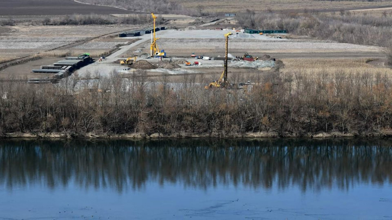 Pod de pontoane peste Nistru, la frontiera moldo-ucraineană, cu ocolirea regiunii transnistrene. Proiectul, realizat în 2026
