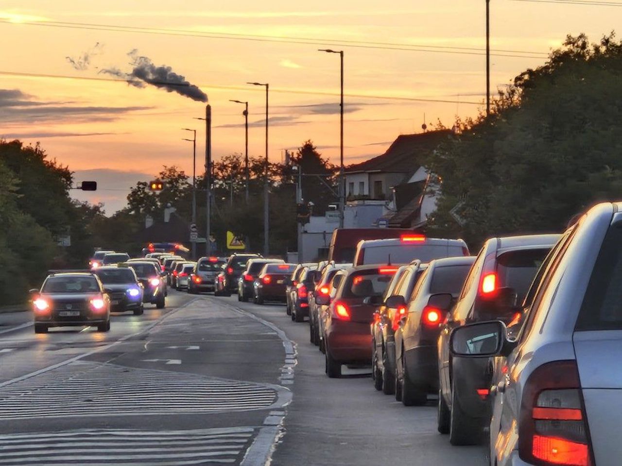 Moldova must overhaul urban mobility to curb car waste, expert says