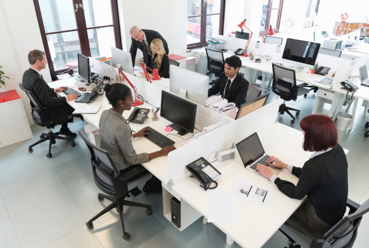 Comisia Europeană cere măsuri de economisire a energiei pe fondul crizei din Golf