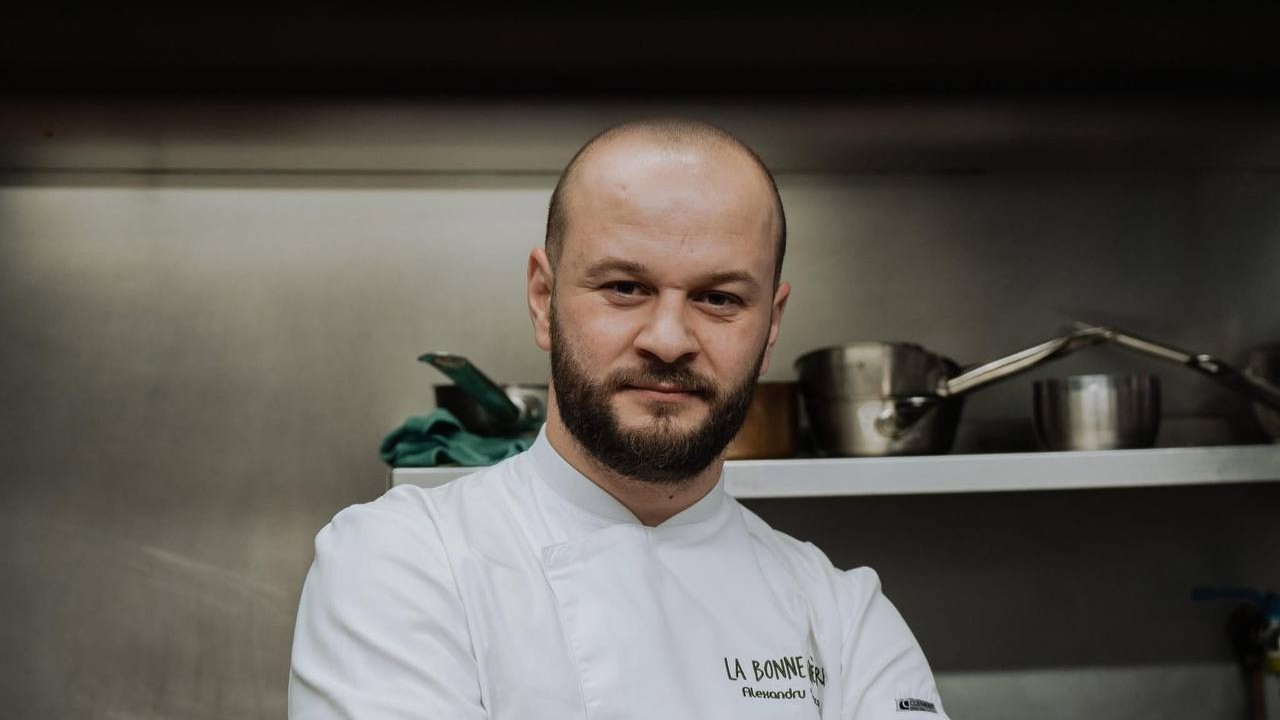 Alexandru Șapco, bucătarul din Răzeni care a cucerit Bruxellesul prin talentul său culinar și, mai nou, note de inspirație tradițional-moldovenești