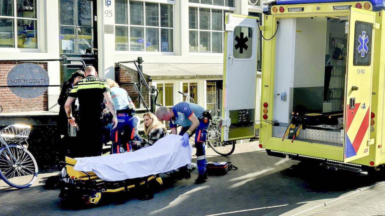 Cel puțin cinci persoane au fost rănite într-un atac la Amsterdam. Suspectul, reținut