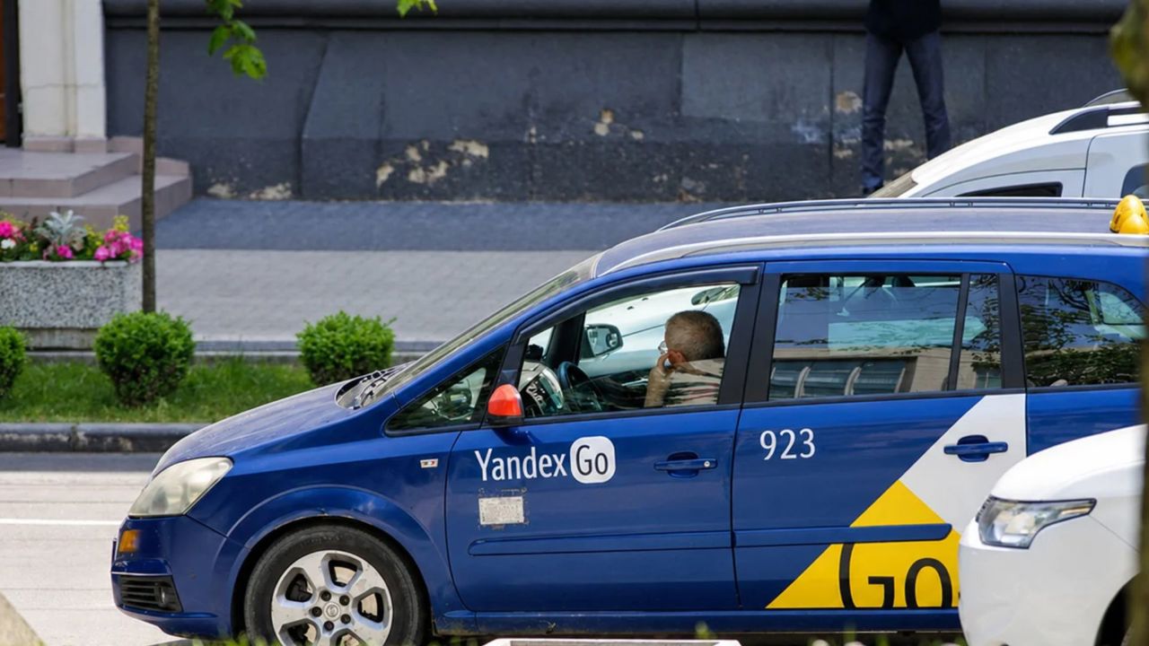 Guvernul propune relaxarea sancțiunilor pentru platformele de taxi. Vladimir Bolea: „Legislația nu vizează o singură companie”