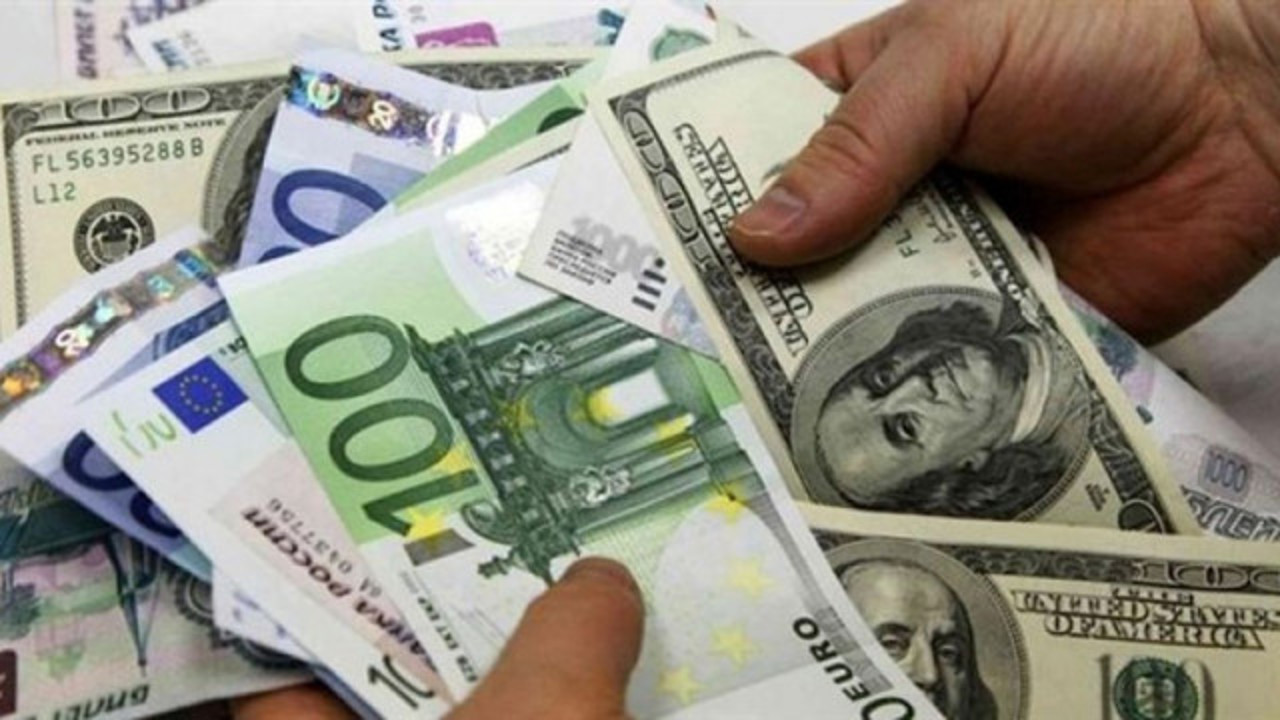 Tranzacții valutare de 100.000 de euro fără autorizarea BNM: Băncile comerciale și investitorii scapă birocrație