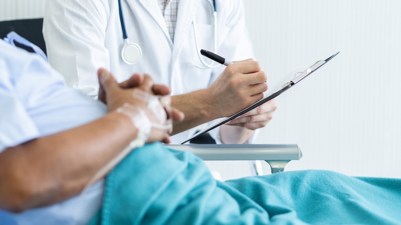 Cancerul poate fi tratat dacă este depistat la timp, susțin medicii din zece țări, reuniți la Chișinău  