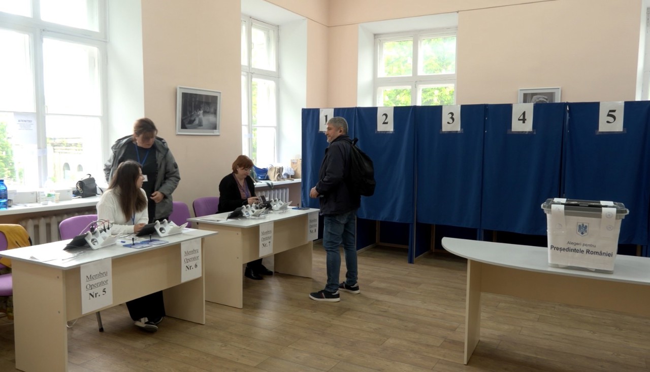 Alegeri prezidențiale România // Secțiile de vot s-au închis. Aproape 75 de mii de români din R. Moldova au votat în primele două zile 