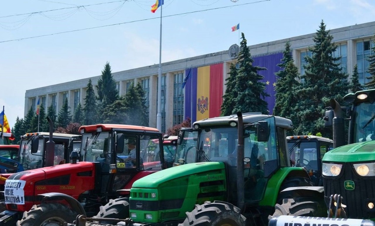 Fermierii urmează să se întâlnească astăzi cu ministrul Agriculturii pentru a discuta despre creditele neachitate