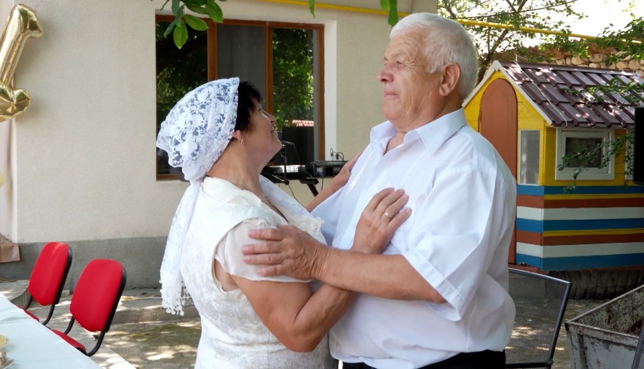 Și-au reunit destinele după 45 de ani de despărțire: Cuplul care a demonstrat că niciodată nu e târziu să iubești