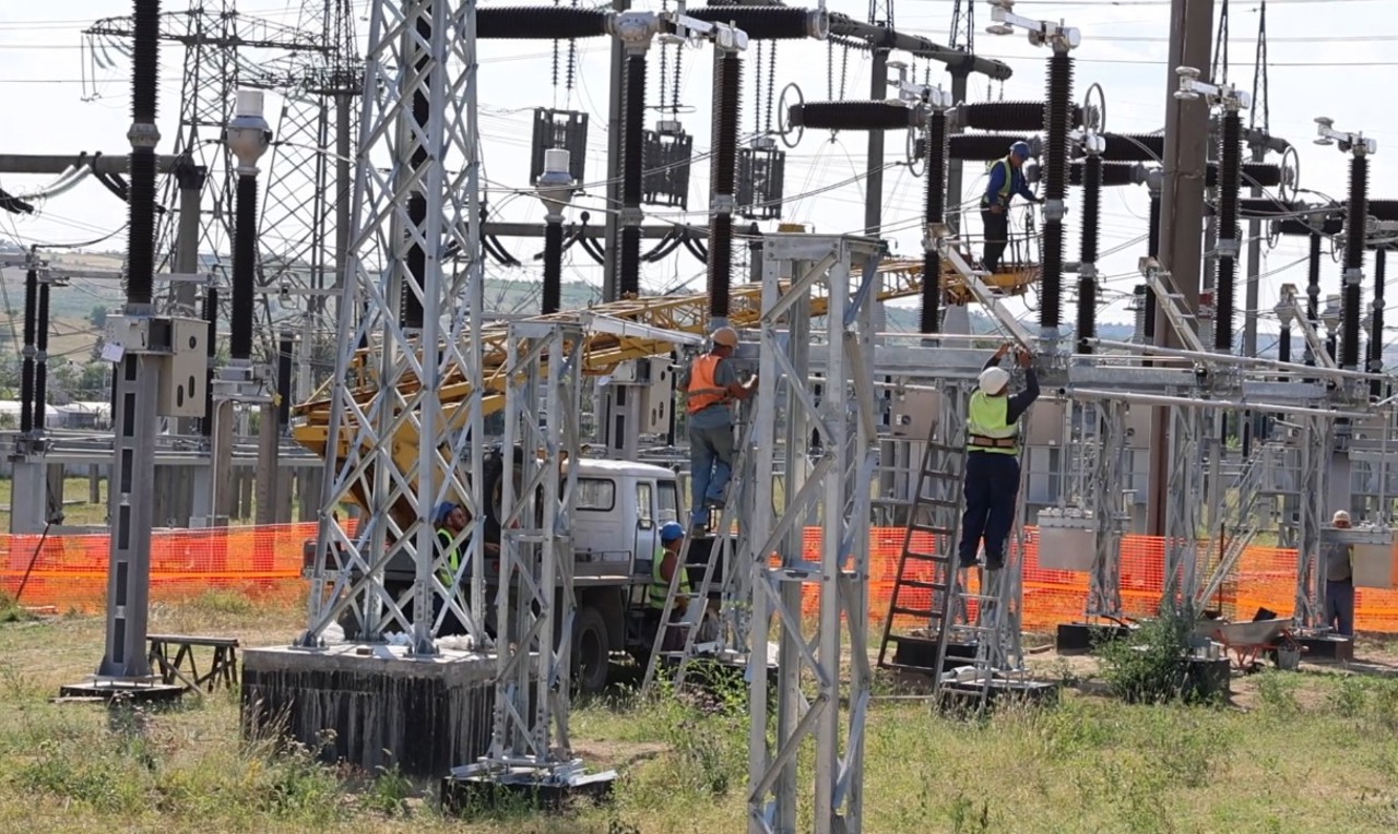 Proiect strategic: Linia de 400 kV Strășeni - Gutinaș va primi statut de utilitate publică