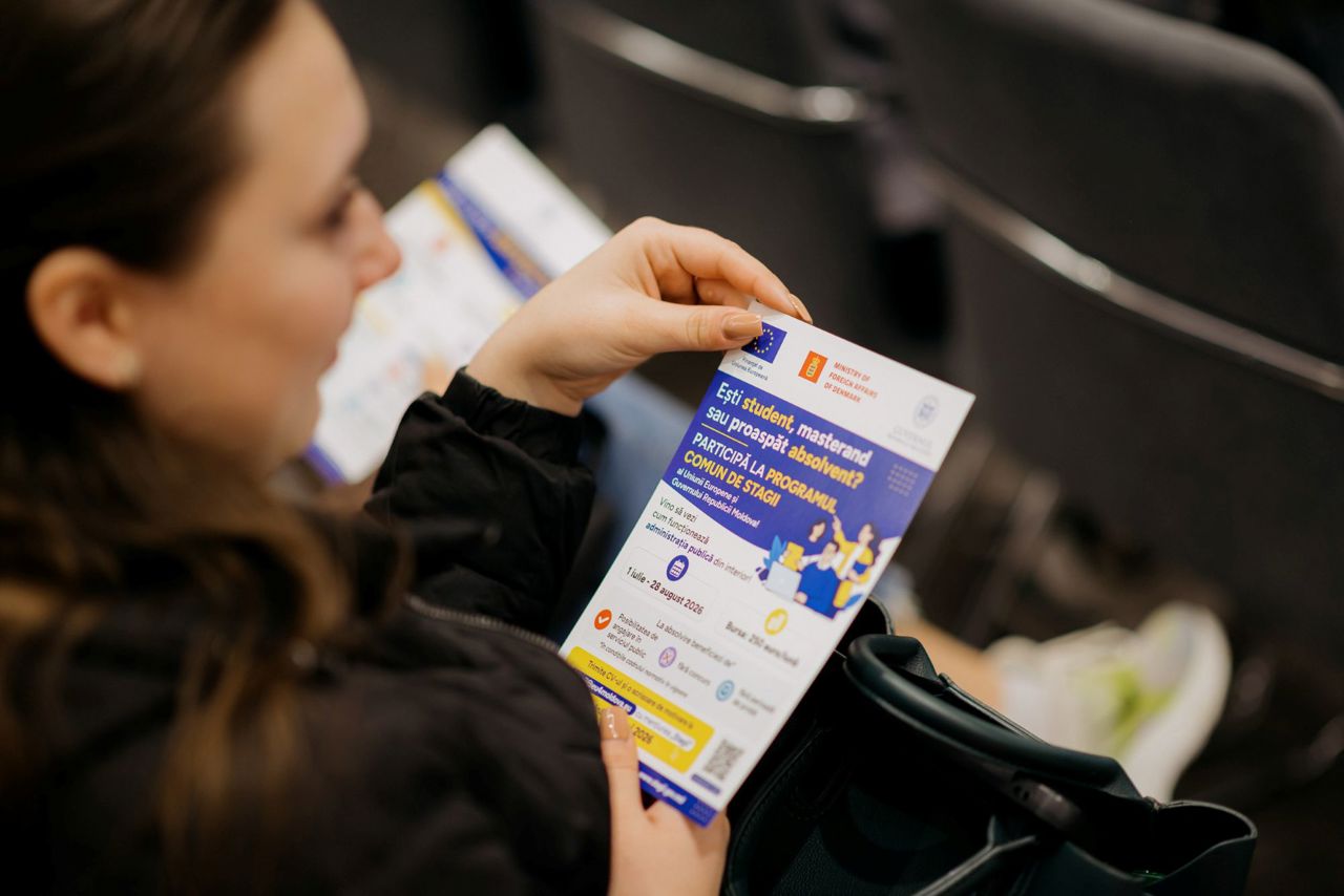 Guvernul anunță 146 de stagii plătite în 48 de instituții publice: Tinerii vor primi bursă de 3.500 de lei