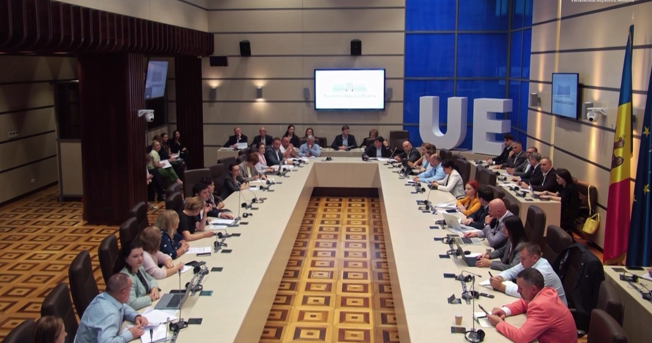 Politica fiscală pentru anul 2027: Organizații și reprezentanți ai mediului de afaceri cer revizuirea unor prevederi