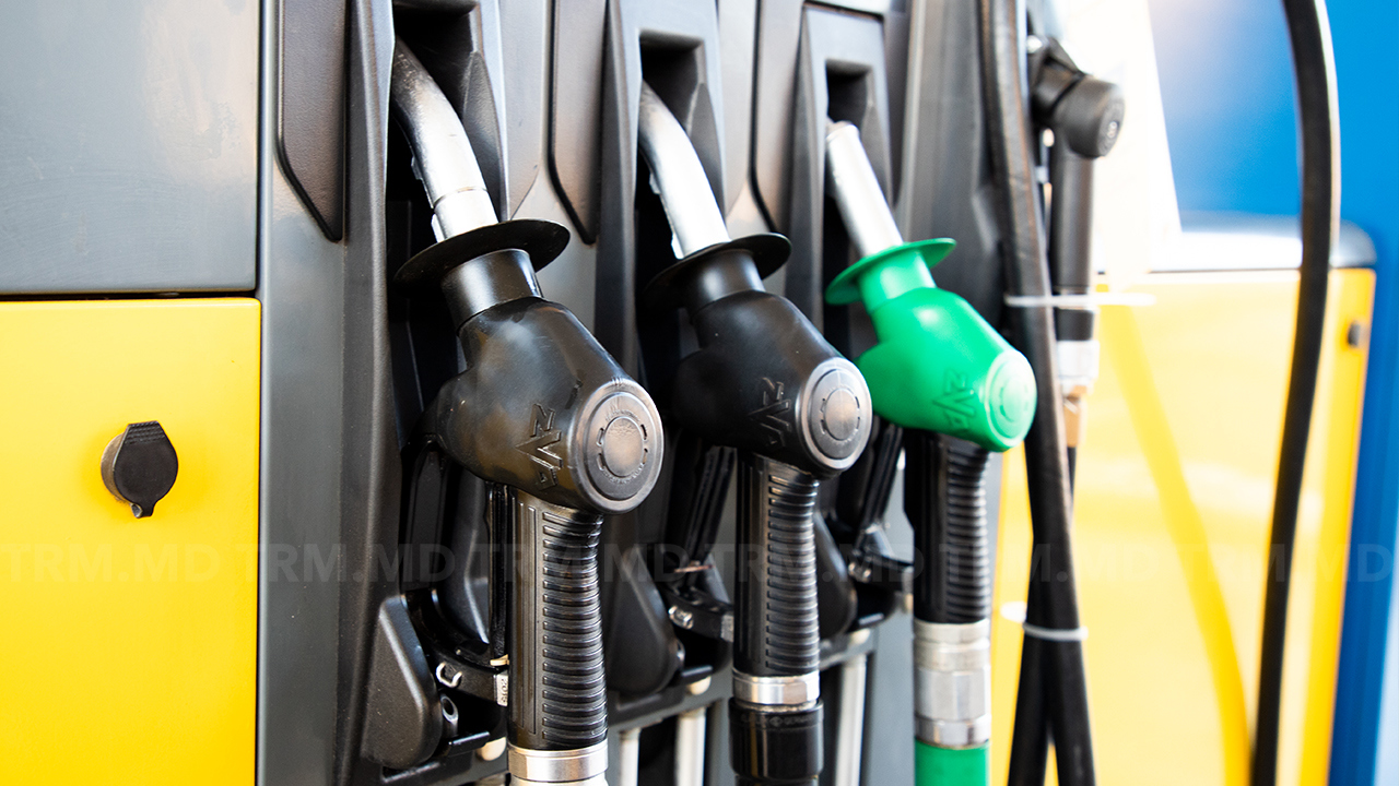 Benzina și motorina, mai scumpe la sfârșit de săptămână