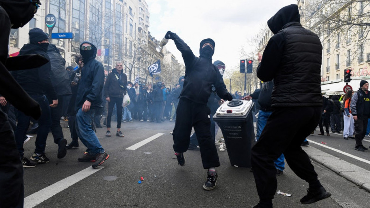 New protests in France: Citizens continue to oppose pension reform