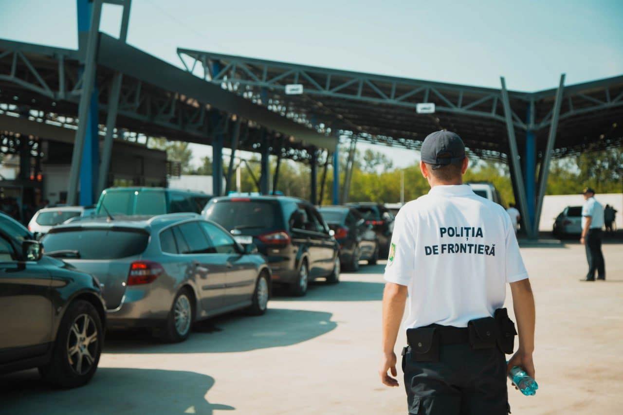 Вниманию путешественников! На таможенном пункте Леушень-Альбица, на выезде из страны, вновь образовались пробки