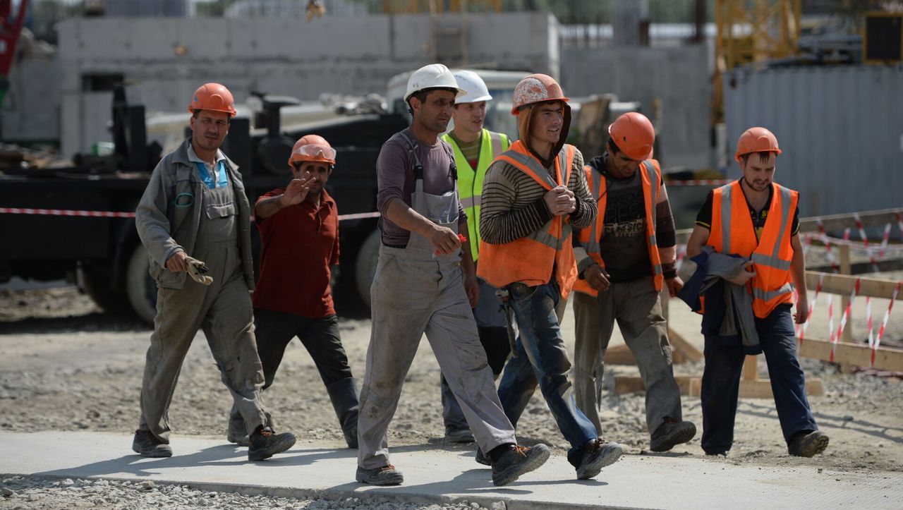 Rusia ar putea interzice intrarea familiilor migranților pe teritoriul său