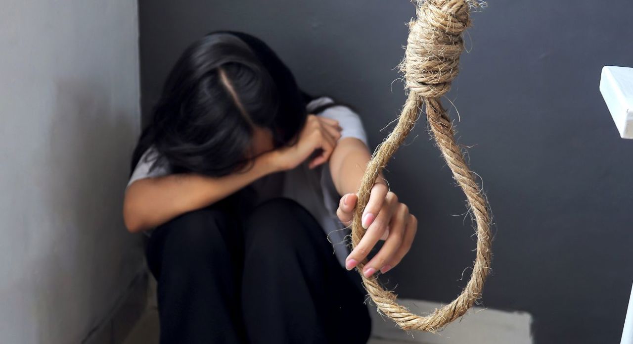 Suicidul, o problemă de sănătate publică în R. Moldova: Semnele de alarmă și cauzele din spatele crizelor emoționale 