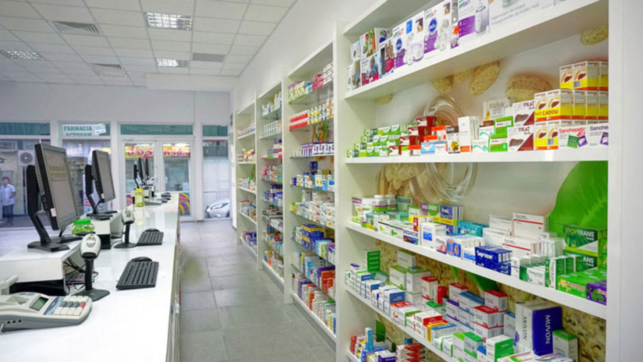 „Nu renunțăm la ideea de farmacie”. Ministrul Gasnaș explică ce aduce noua Lege a farmaciei