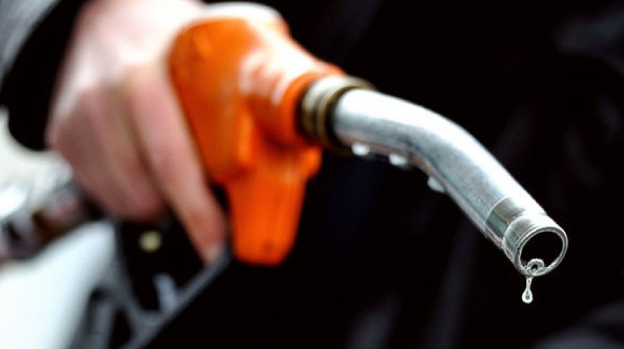 „Primele semnale”: Prețurile la carburanți vor scădea la pompă, dacă vom avea cotații joase pe piața internațională șapte-opt zile consecutiv