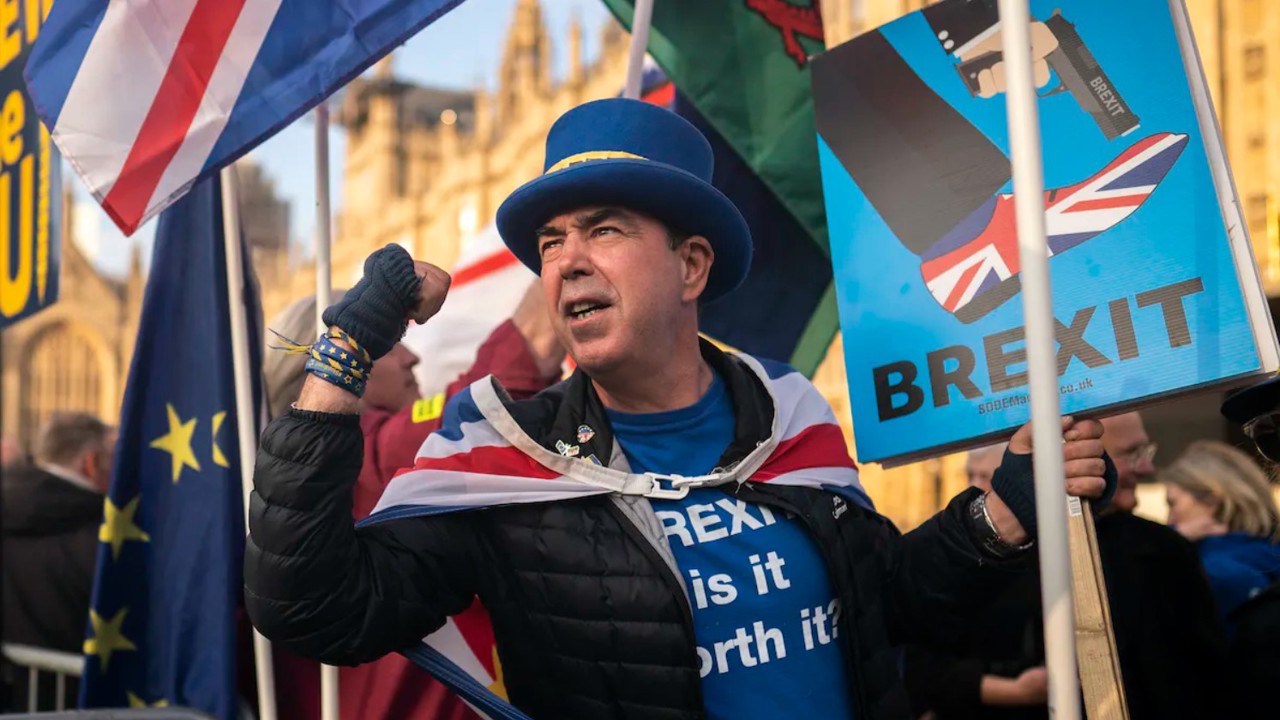 Brexit: Двое из трёх британцев выступают за новый референдум