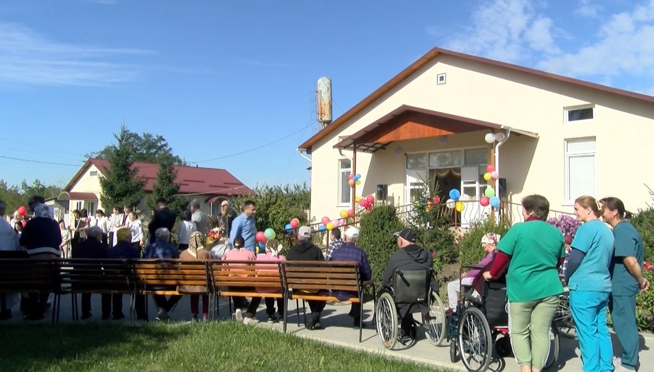 La un centru de plasament din Căprești, 50 de beneficiari se bucură de un spațiu renovat și adaptat nevoilor lor  