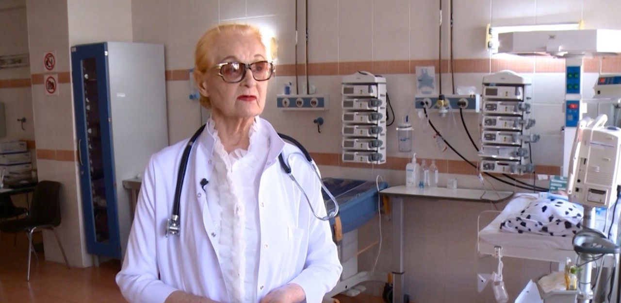 PORTRETE DE CURAJ | Eva Gudumac, chirurgul pediatru care de șase decenii salvează viețile copiilor  