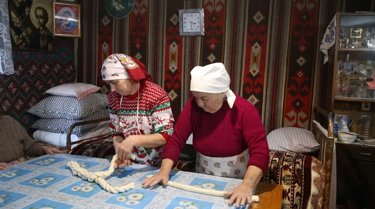 Tradiții de Ajun: Crăciuneii, nelipsiți din casele oamenilor din nordul Republicii Moldova