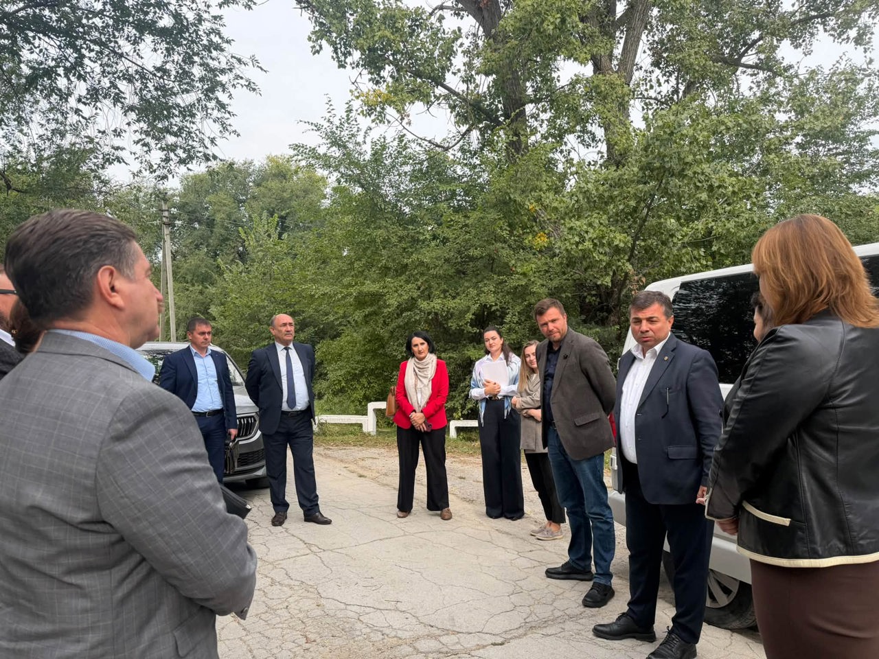 membrii Comisiei parlamentare pentru mediu, climă și tranziție verde