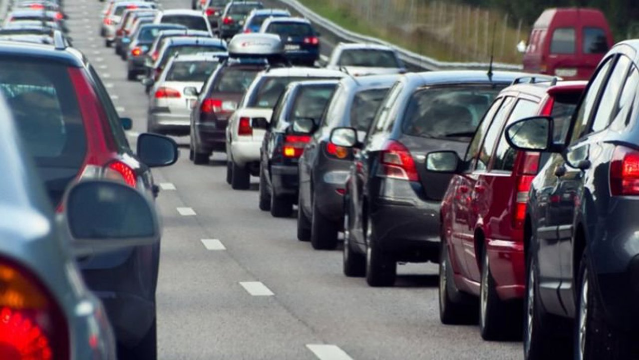 Aglomerație pe drumurile spre Chișinău: Apel la respectarea regulilor de circulație