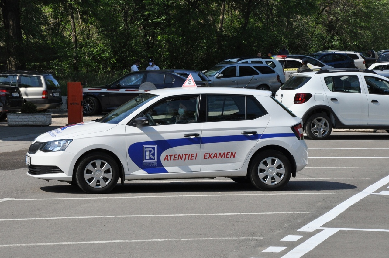 Alarming Pass Rates Spark Driving School Reforms in Moldova