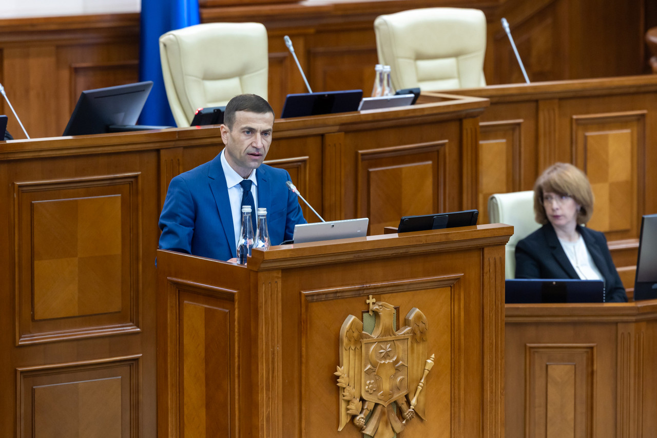 Deputații nu vor putea trece dintr-o fracțiune în alta: Noul Cod al Parlamentului, votat în primă lectură
