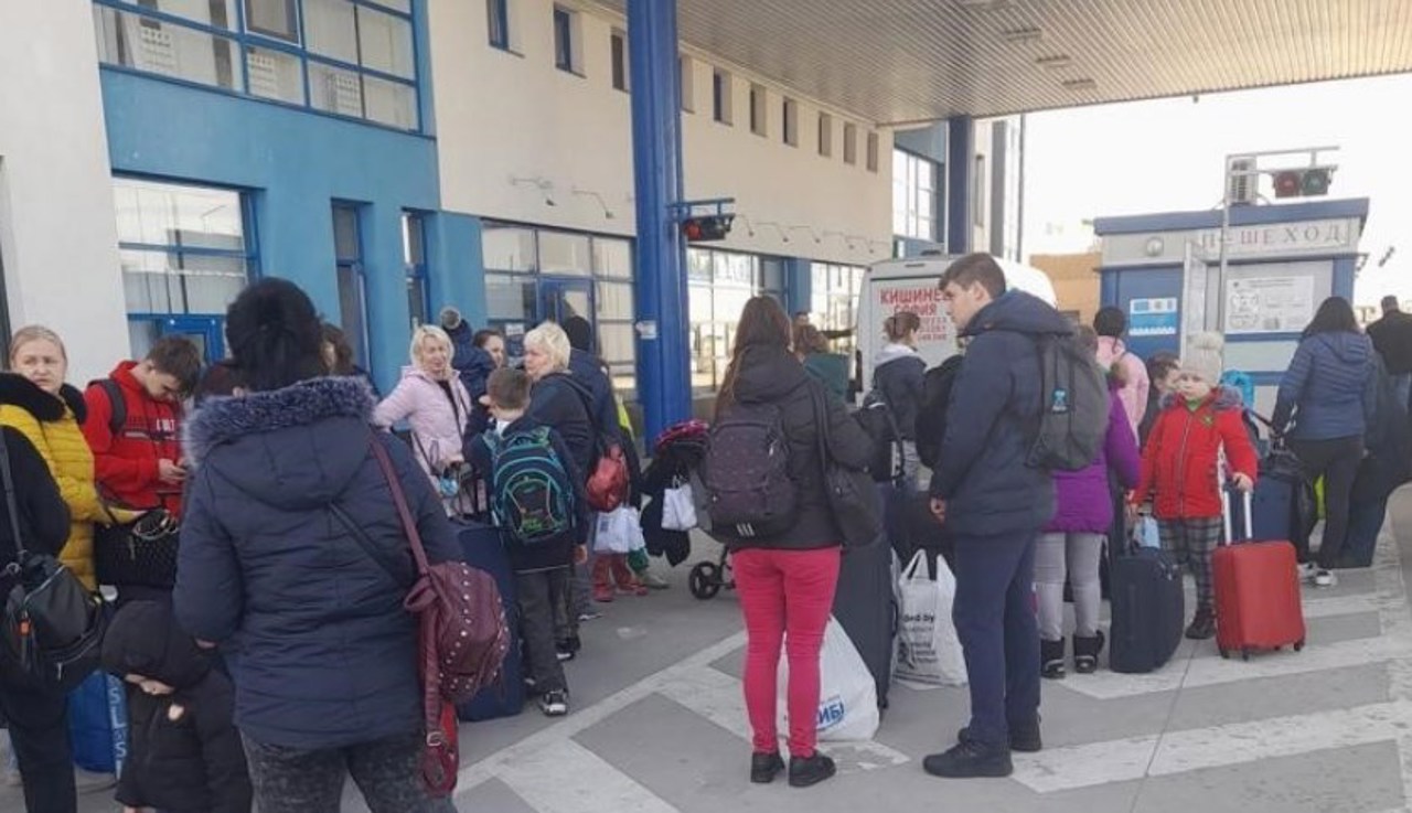 Flux sporit de refugiați la PTF Palanca-Maiaki-Udobnoe, în urma atacurilor masive cu rachete rusești asupra Ucrainei