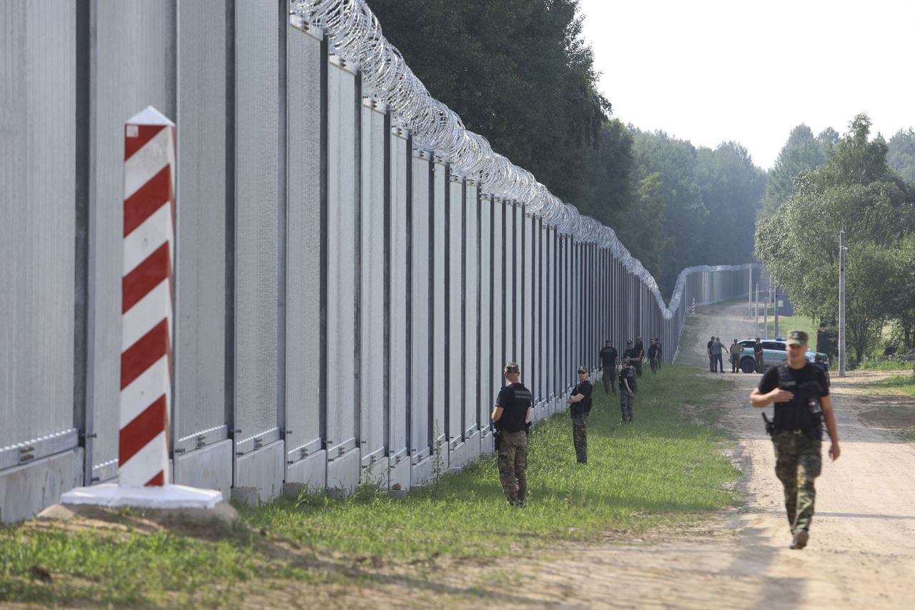 Poland reinforces border with Russian enclave Kaliningrad with ‘security perimeter’