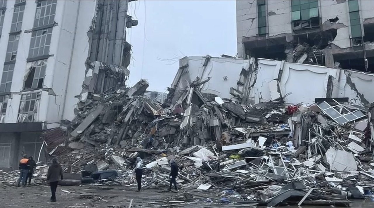 В Турции выдано более 100 ордеров на арест из-за строительных стандартов