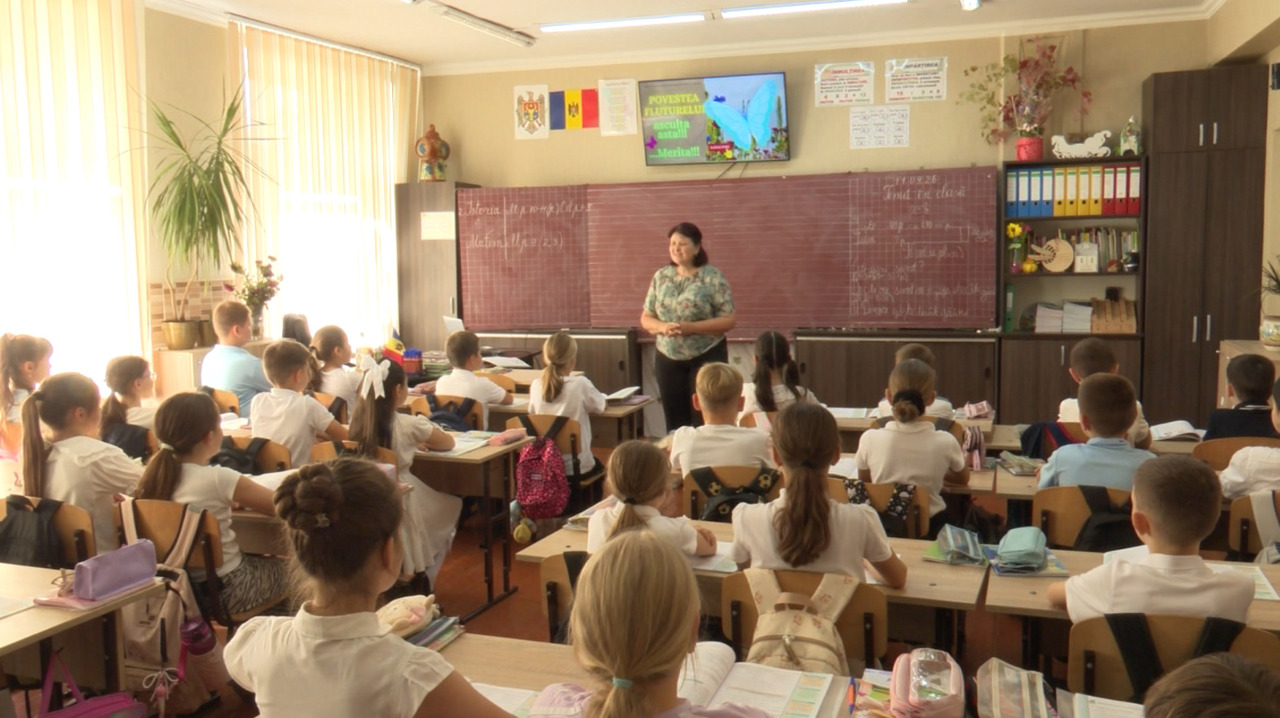 Discrepanțe între școlile din capitală: 40 de elevi într-o clasă și doar 219 într-un gimnaziu