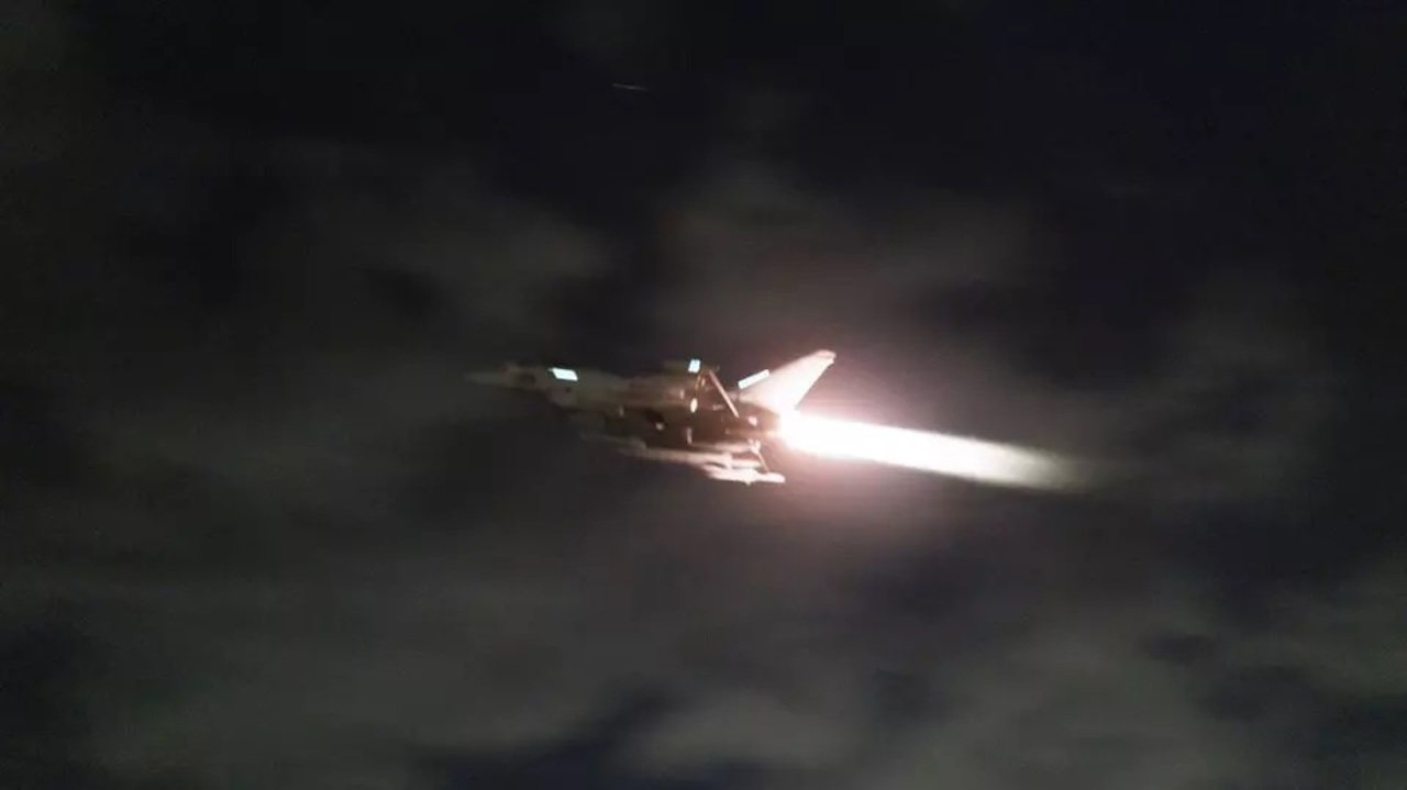 Iranul spune că atacurile asupra rebelilor Houthi din Yemen contrazic politica americano-britanică de a evita un conflict extins în Orientul Mijlociu