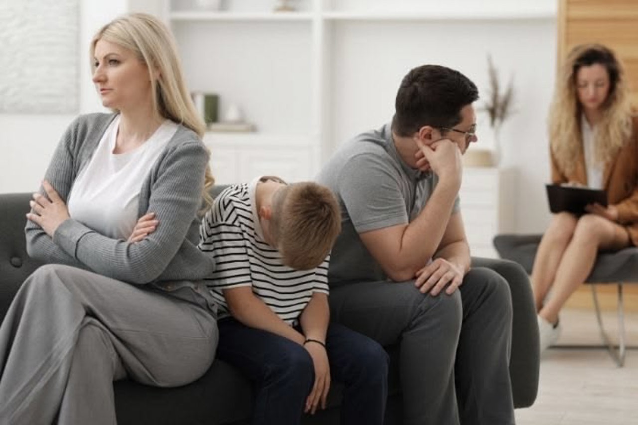 Psychologist warns of severe family burnout in sandwich generation 