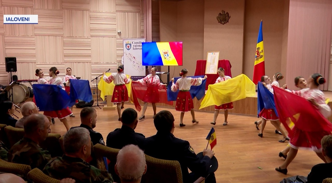 „Fiind în tranșee, am avut doar un singur scop - să păstrăm acest pământ, neam, limba și tradițiile”: Festivități la Ialoveni și Taraclia, de Ziua Independenței 