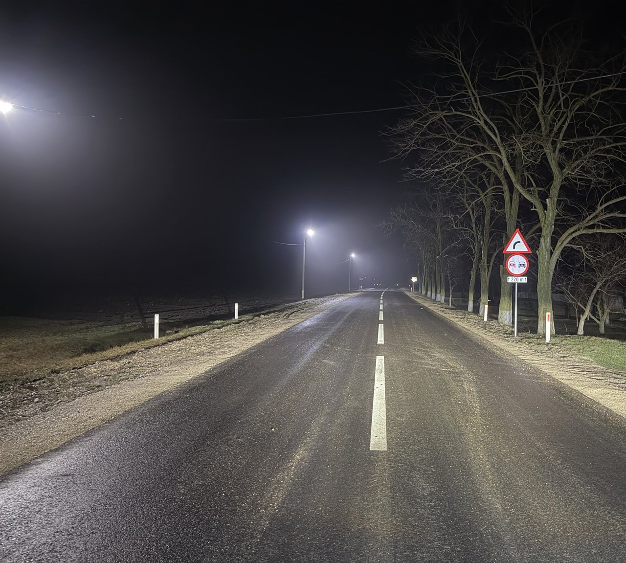 Ceață și ghețuș pe drumurile naționale. Drumarii au intervenit pe timpul nopții