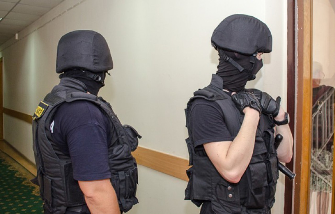 Moldova life sentences: Corruption probe into prisoner amnesty