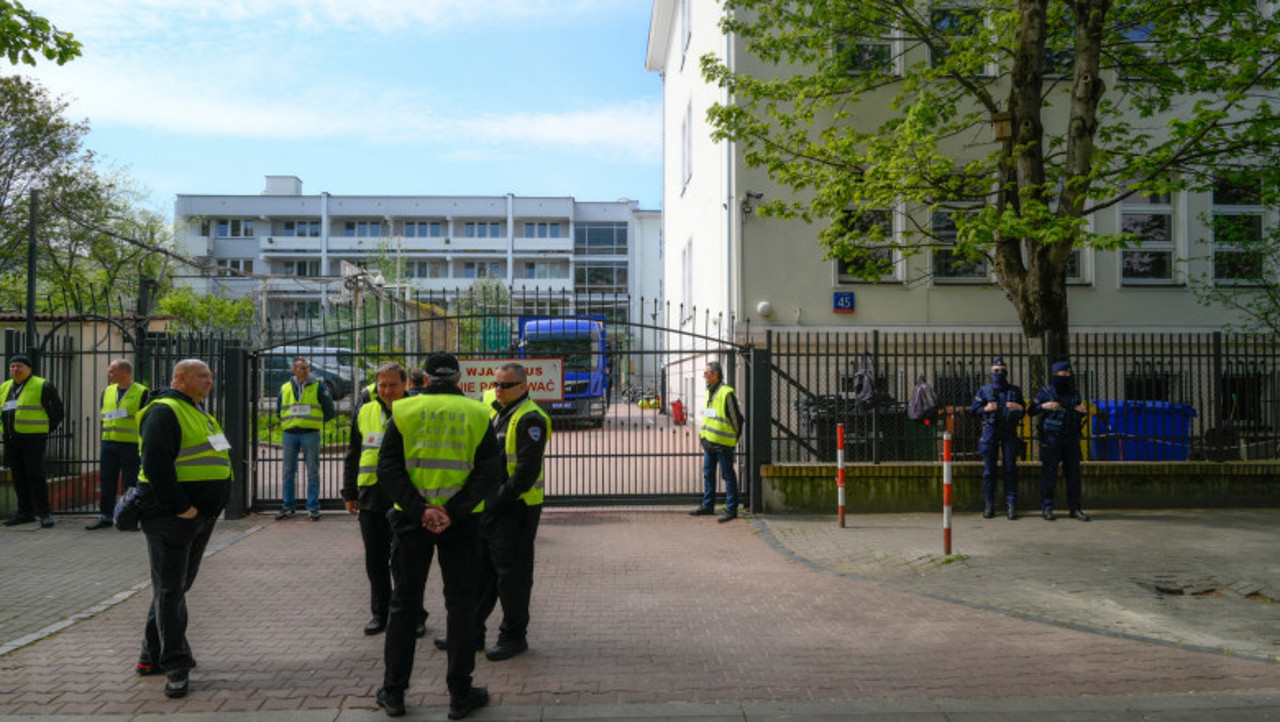 Poland seizes Russian high-school building in Warsaw