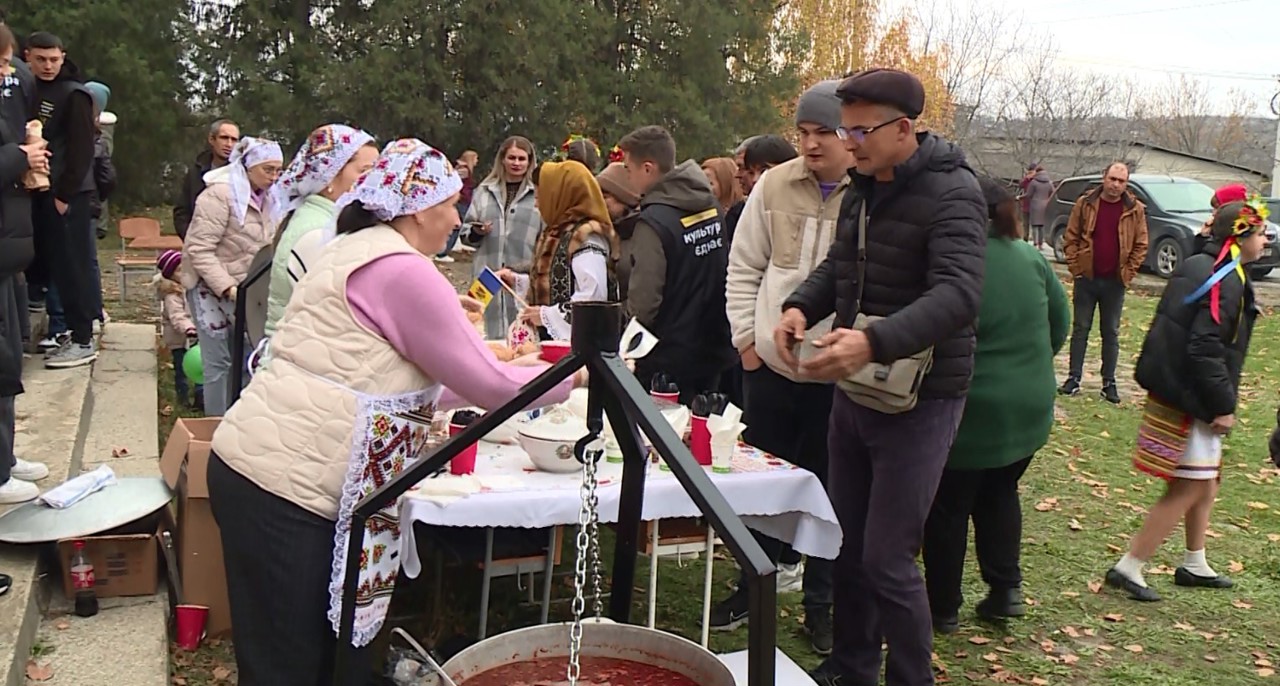 Comuna Iabloana din Glodeni, gazda unui festival dedicat culturii ucrainene