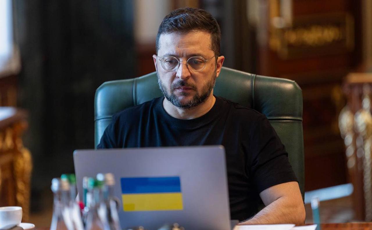 Зеленский объявил новые санкции: ограничения коснулись поставщиков компонентов для вооружений РФ