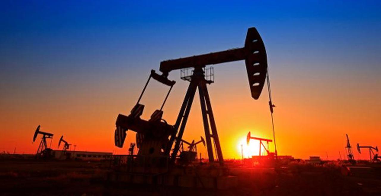 Prețurile petrolului și-au redus avansul luni, după ce au atins cele mai ridicate niveluri din 2022, pe fondul războiului cu Iranul