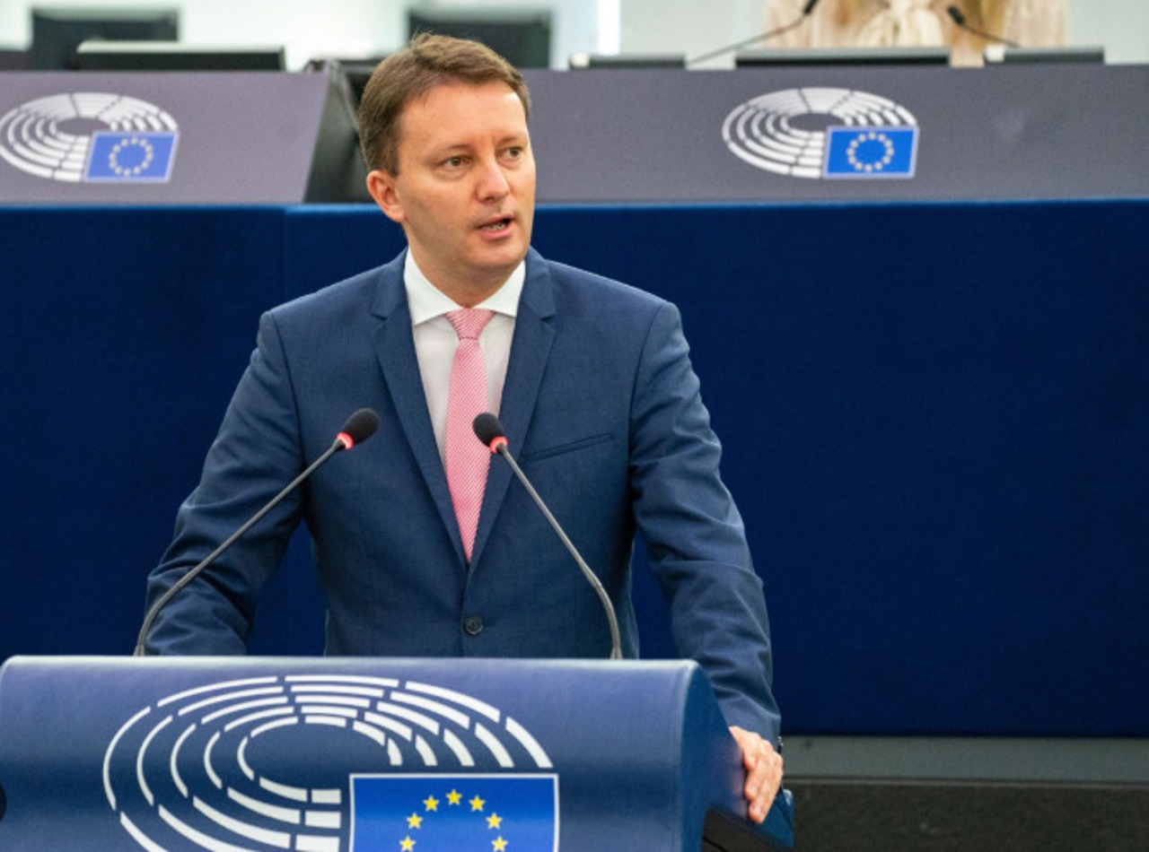 Nicușor Dan îl desemnează pe Siegfried Mureșan pentru funcția de premier. Eurodeputatul cere timp de gândire