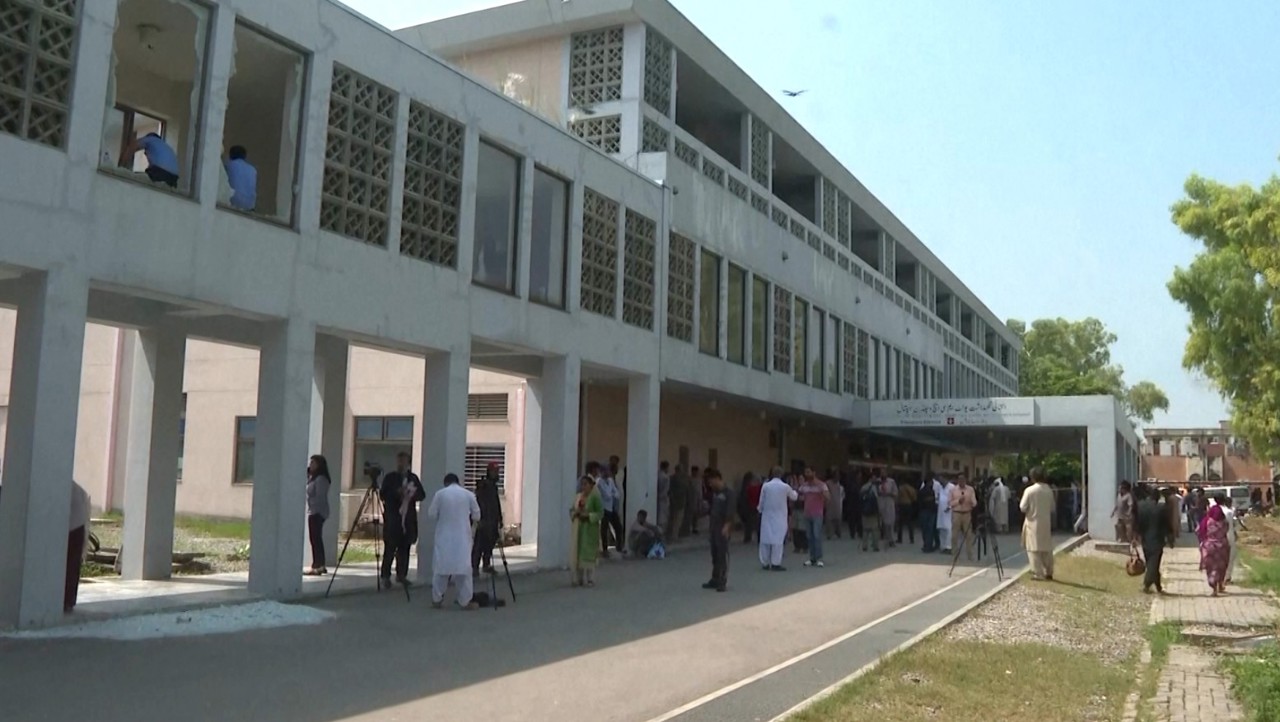 Incendiu la o maternitate din Pakistan: 15 nou-născuți au decedat 