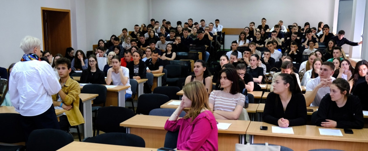 Examenele de gimnaziu din 2026, supravegheate de 1.000 de observatori externi
