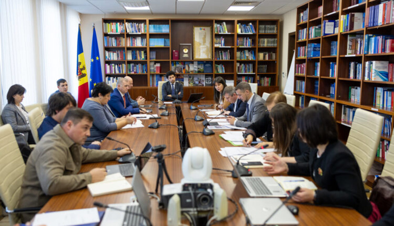  Consultări parlamentare: Investițiile capitale vor depăși 3 miliarde de lei în 2026 – cea mai mare sumă din ultimii ani