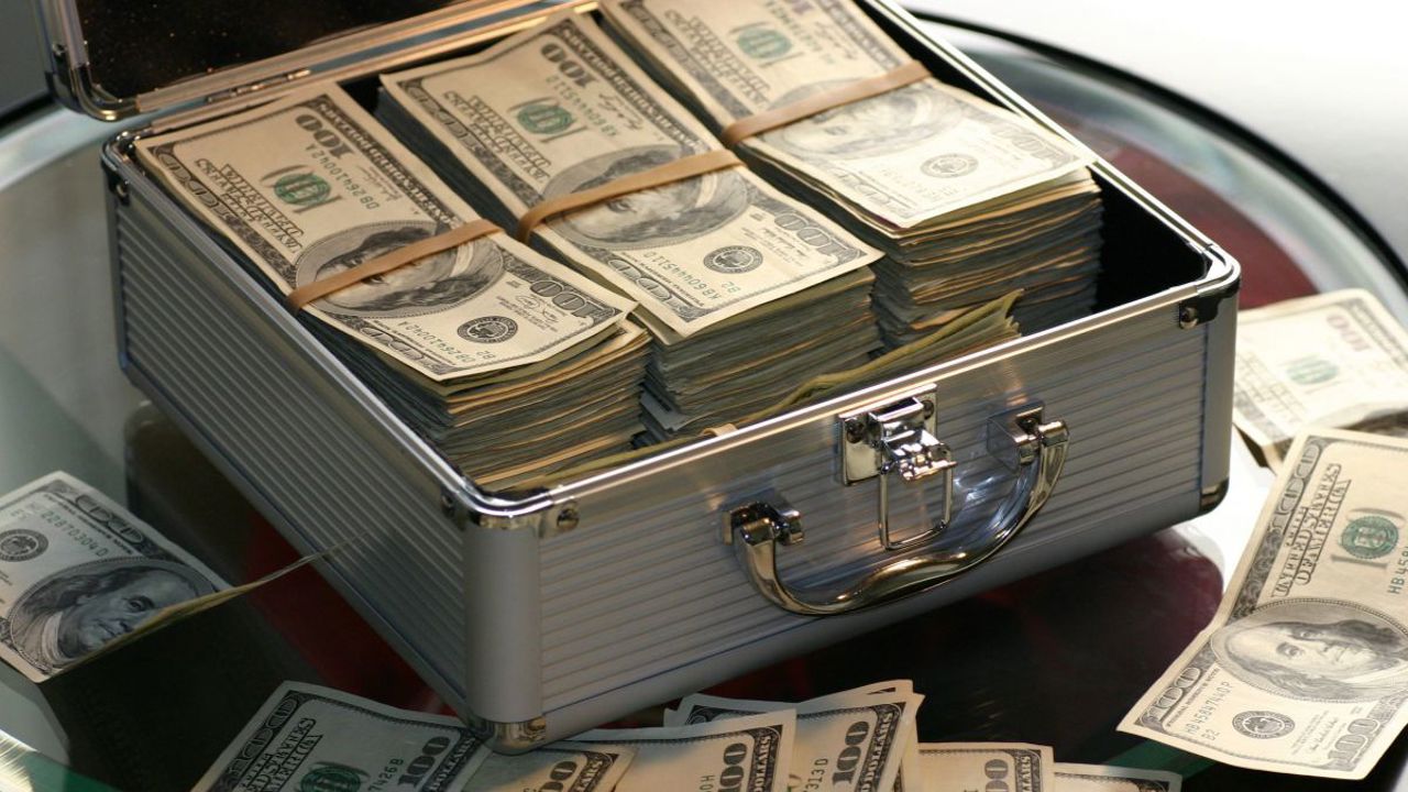 Customs Service: Attempts to smuggle money out of Moldova are on the rise