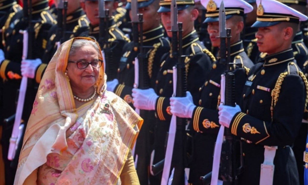 Prime Minister of Bangladesh resigned and left the country by helicopter