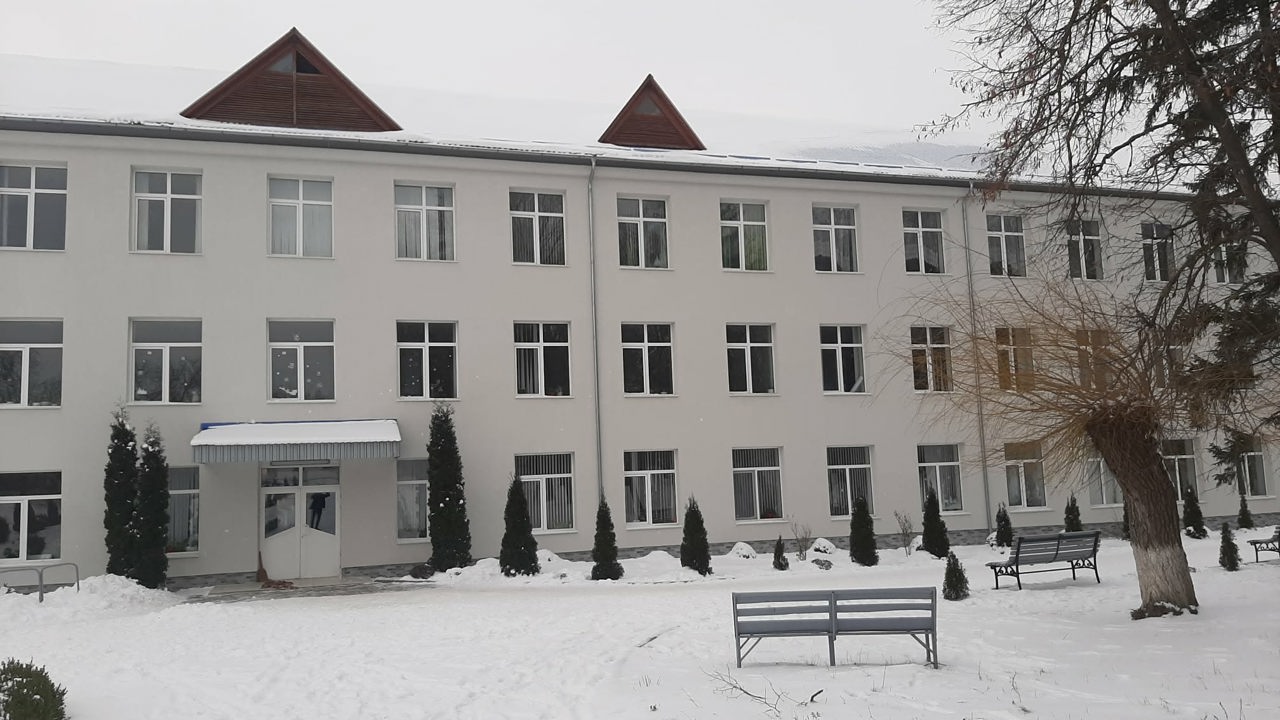 Condiții moderne de studiu pentru elevii din Tabani, după reabilitarea liceului prin Programul „Satul European”